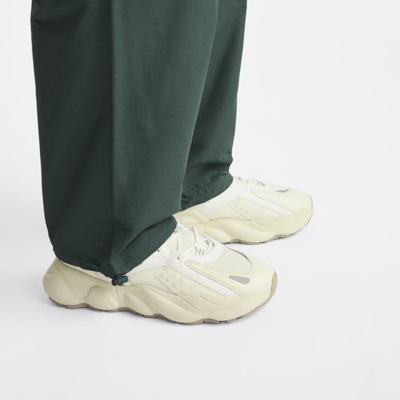 NWT. Zara Bone White Multi-Piece Running Sneakers. Size 9. - Picture 6 of 10